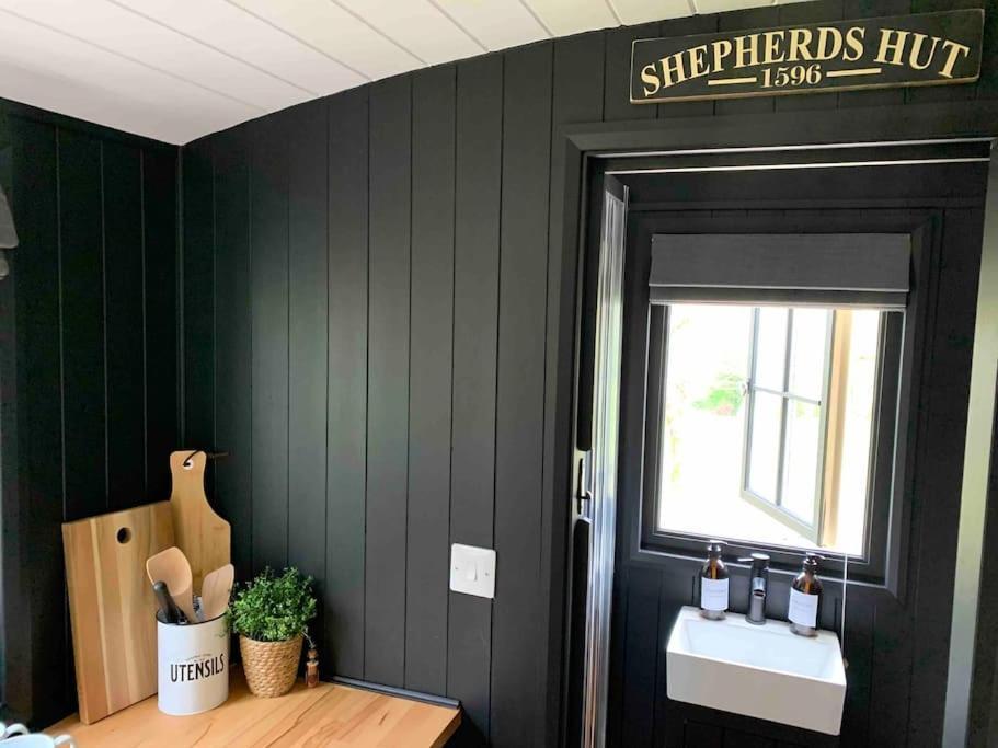 Cornwall Woodland Shepherd'S Hut - Dennis Hut Bodmin Exterior foto