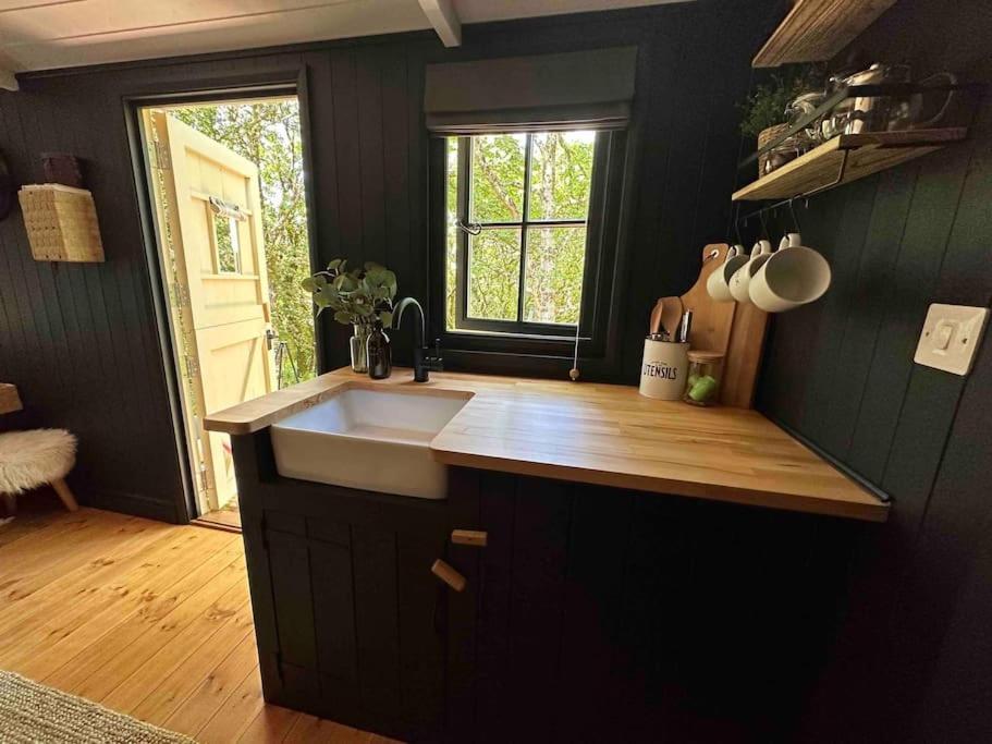 Cornwall Woodland Shepherd'S Hut - Dennis Hut Bodmin Exterior foto